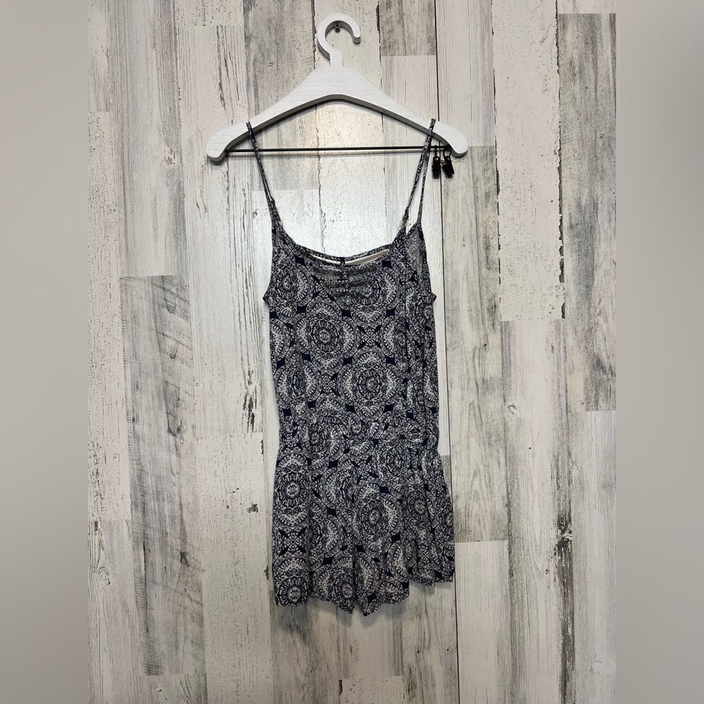 Romper   - Picture 4 of 5